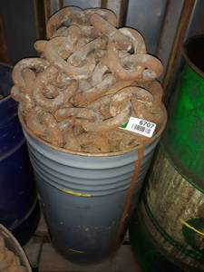 lot 6707 image: Barrel of 2.5 Link TowLog Chain 50ft Total