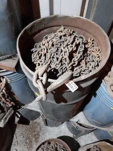 lot 6714 image: Barrel of 3 Link TowLog Chain 500ft Total