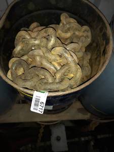 lot 6717 image: Barrel of 3 Link TowLog Chain 55ft Total