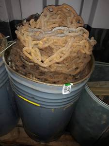 lot 6597 image: Barrel of 2.5 Link TowLog Chain 400ft Total