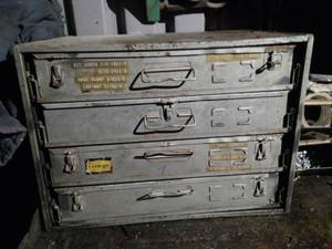 lot 6526 image: Metal Box w Trays of Parts