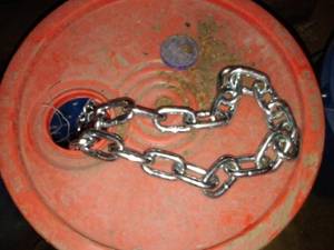 lot 6615 image: Bucket of Chain