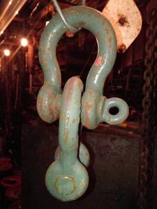 lot 6621 image: Pair of Steel Screw Shackles