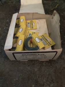 lot 6607 image: Box of Replacement Blades 34 x 12 Yellow by Wallboard Tool Co.