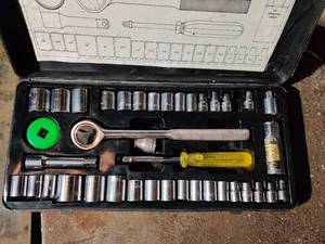 lot 6563 image: Socket Wrench Set in Metal Case