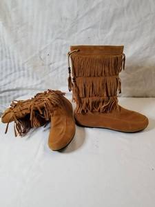 lot 9120 image: Pink Label Size 11 , Indian Stle Boots