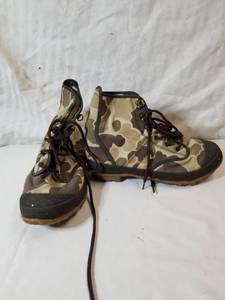 lot 9123 image: Hodgeman Cammo Boots Size 7