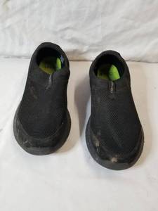 lot 9125 image: And 1 Black , Mesh Slip On Shoes , Size 8
