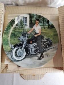 lot 9132 image: Playe Decor, Elvis on a Harley