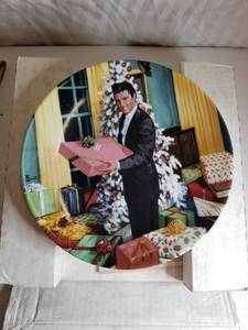 lot 9133 image: Plate Decor, Elvis at Graceland