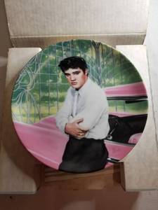 lot 9134 image: Plate Decor Elvis at the Grace of Graceland