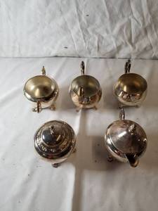 lot 9148 image: Lot Of Silver Plated Sugar And Cream Dishes