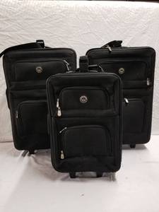 lot 9150 image: American Weekend Suitcases 2 Large 1 Carry On