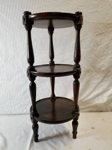lot 9158 image: Ethan Allen 3 Tier Stain Wood Shelf
