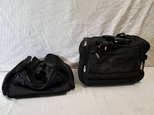 lot 9161 image: Lot Of Carry On Bags 1 Dakota , 1 Briggs And Riley