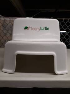 lot 31450 image: TEENY TURTLE CHILDS TOILET AID