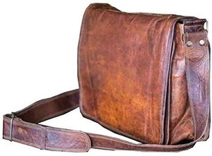 lot 31466 image: MESSENGER BAG