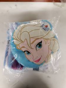 lot 34069 image: Disney Frozen Pillow & Blanket Set