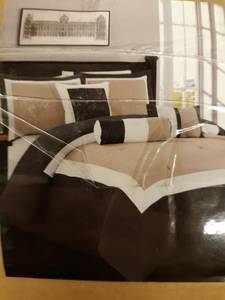 lot 34079 image: MILAN PATTERN FULL SIZE COMFORTER SET