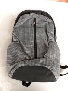 lot 34128 image: SCHOOL BACKPACK