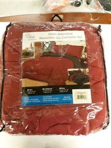 lot 34231 image: MANHATTEN LIGHTS 8 pc BEDDING SET