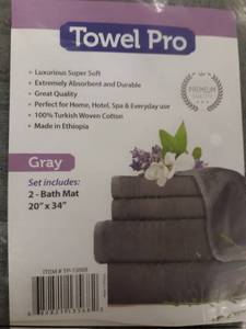 lot 340008 image: TOWEL PRO BATHROOM SET