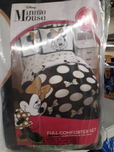 lot 340026 image: Disney Minnie Mouse Full Comforter