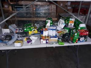 lot 35261 image: Assorted Electrical and lighting Items