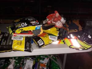 lot 35262 image: Assorted Items of Protective gear and Hardware Tools