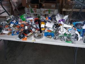 lot 35263 image: Various Bathroom and Plumbing Items