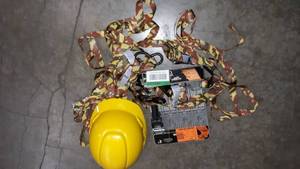 lot 36577 image: Yellow Hardhat & Ratchet Strap Set