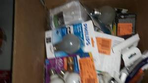 lot 36591 image: Lot of Assorted Lightbulbs