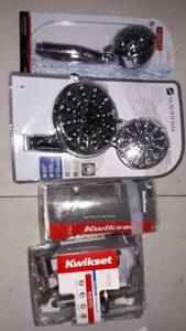 lot 36597 image: Lot of Shower Heads and Keyed Entry