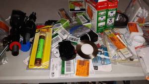 lot 36619 image: Lot of Assorted Items, Smoke Alarm, Light Bulbs, etc.