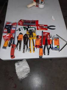 lot 35240 image: Assorted Hand Tools i.e pliers,cutters,screwdrivers etc