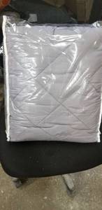 lot 15983 image: Double Stitching Weighted Blanket with Removable Cover for Adults, 60x80 20lbs Fits Full or Queen Size