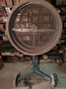 lot 20344 image: Heavy Duty ShopWarehouse Fan