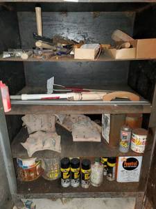 lot 20391 image: Large Lot of Tools, Tool Belts and more