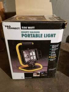 lot 2325 image: Pro Connect Halogen Portable Light