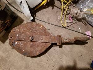 lot 2334 image: Hook on a Pulley