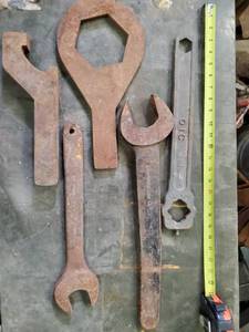 lot 2367 image: Lot of Large Wrenches