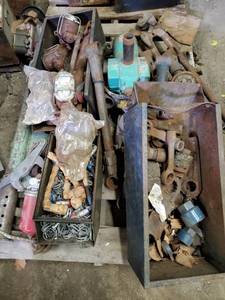 lot 2387 image: Pallet Full of PartsPiecesScrap Metal