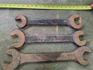 lot 2388 image: Set of 3 Large Wrenches