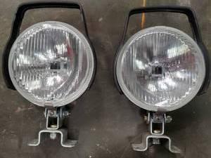 lot 2403 image: Pair of NOS Vintage Bosch Halogen HR 24405 Fog Lamps