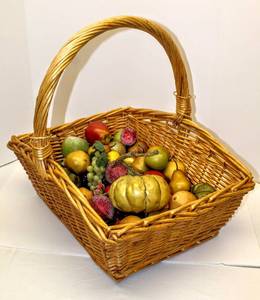 lot 3407 image: BIG 23 x 18 Basket with Handle and Faux Fruit