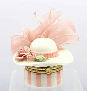 lot 3525 image: Mud Pie Porcelain Hinged Trinket Box