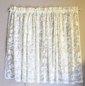 lot 3546 image: Pair of Lace Curtains 60W x 39T (each panel)