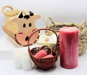 lot 3653 image: Variety Basket & Candle Lot