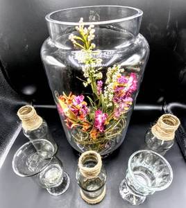 lot 3555 image: Variety Glass and Cut Glass Decorative Lot