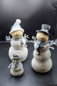 lot 3685 image: Three Tabletop Snowmen 12, 12, and 5 Tall